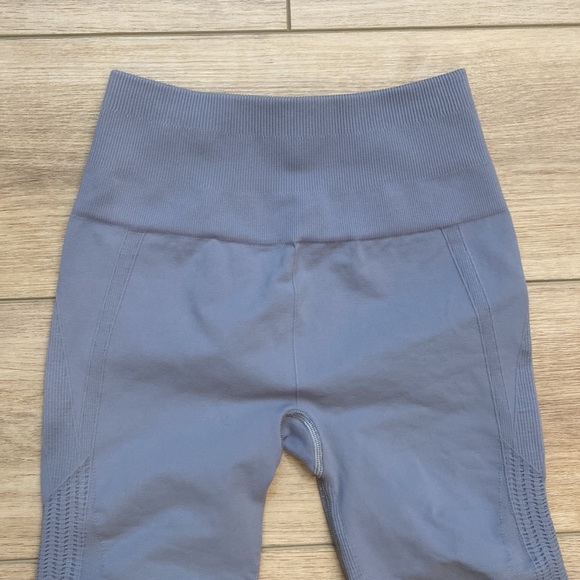 Lululemon | Flow and Go | Cropped‎ Leggings Capris - Picture 5 of 16